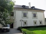 Zrekonštruovaný Sobášny palác.