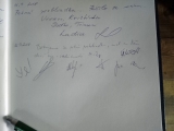Do omietky sme nerýpali, vzorne sme sa podpísali do knihy návštev.